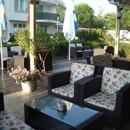Hotel Astra Ravda Exterior photo