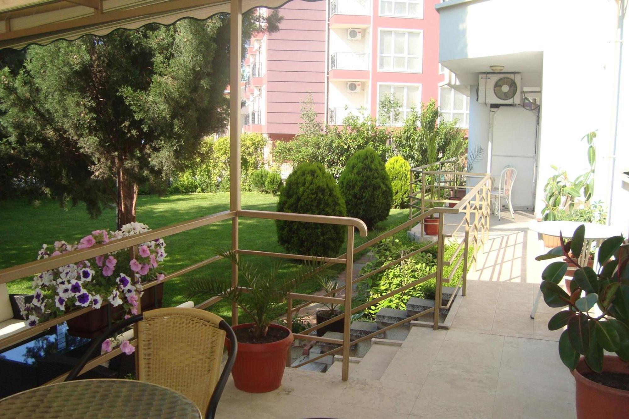 Hotel Astra Ravda Exterior photo