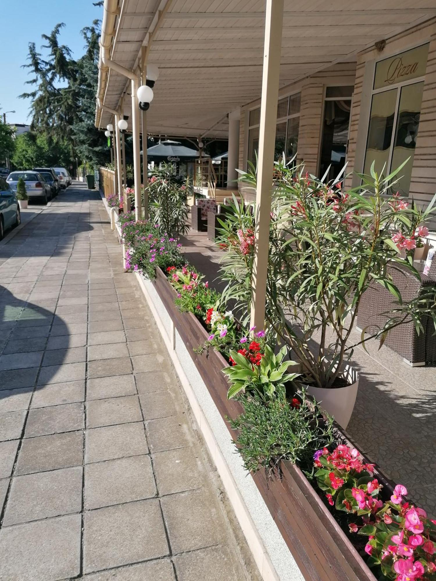 Hotel Astra Ravda Exterior photo