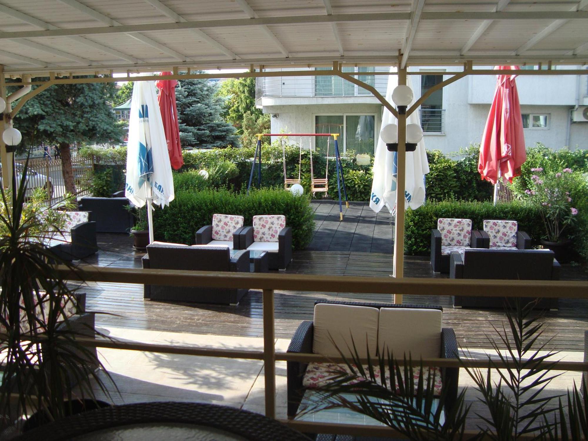 Hotel Astra Ravda Exterior photo