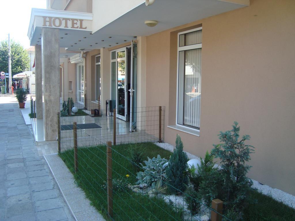 Hotel Astra Ravda Exterior photo